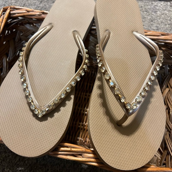 Sandals - Picture 2 of 4